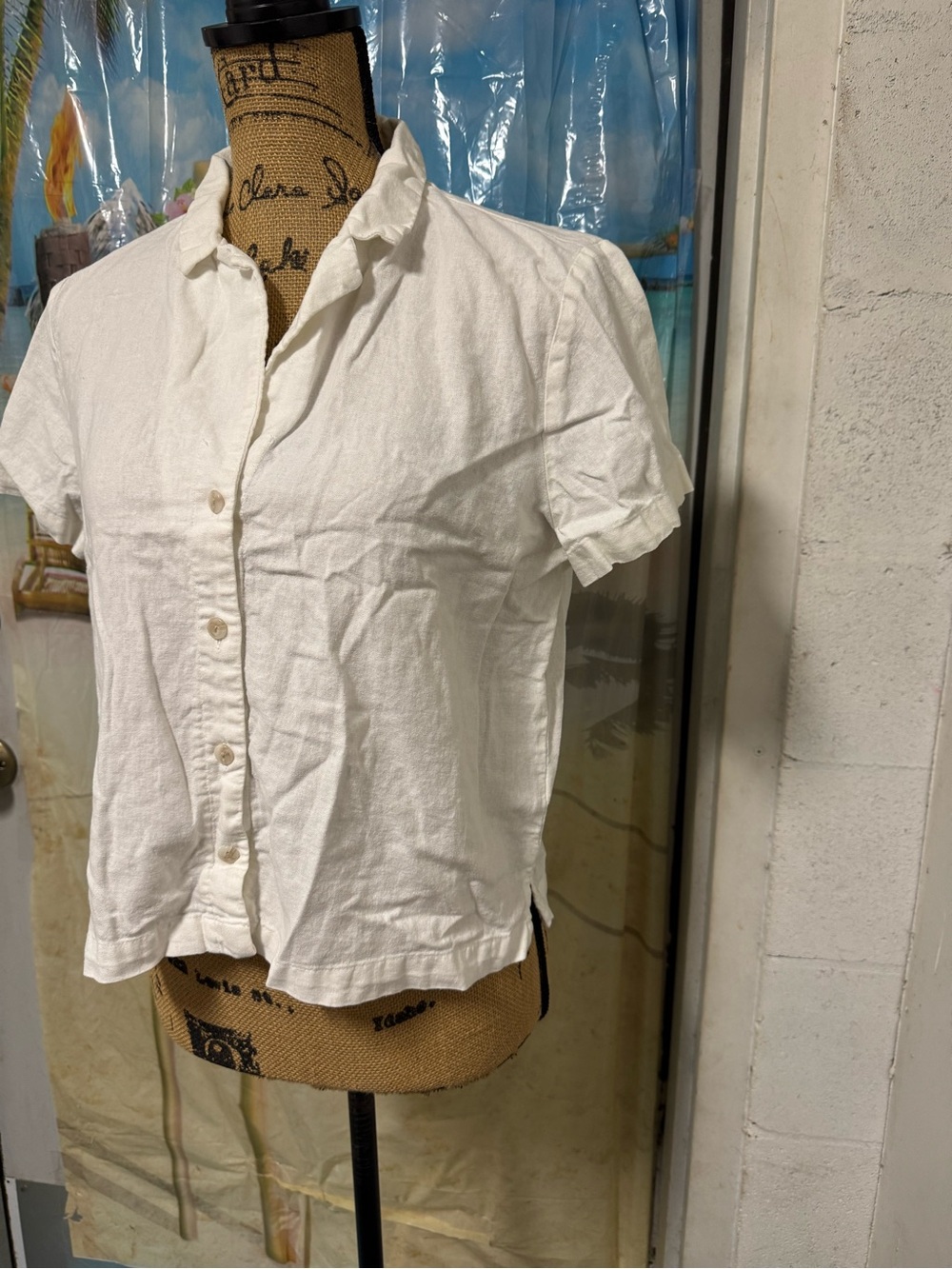 Universal Thread White Short-Sleeve Button-Down Shirt
